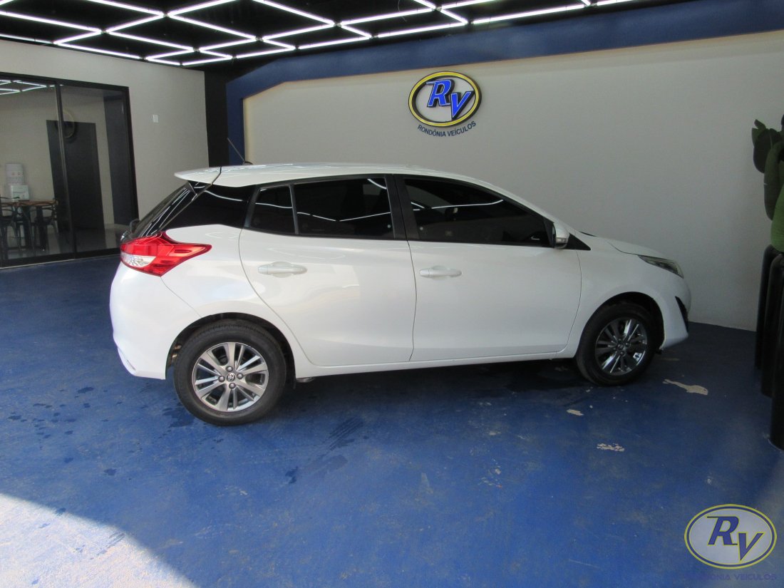 YARIS XL PLUS