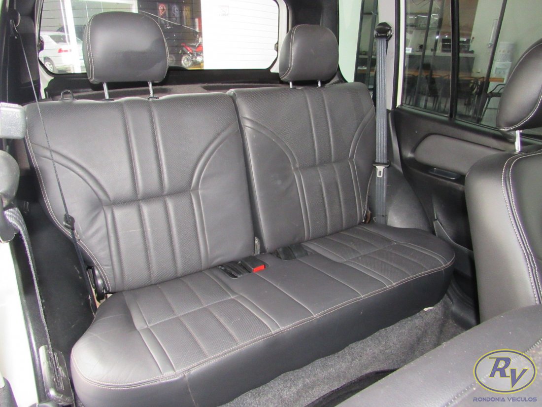 Pajero TR4