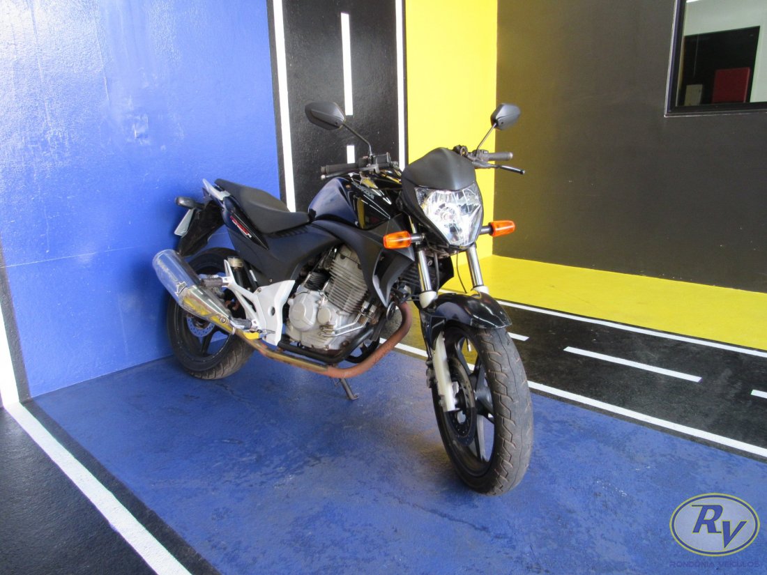 CB 300