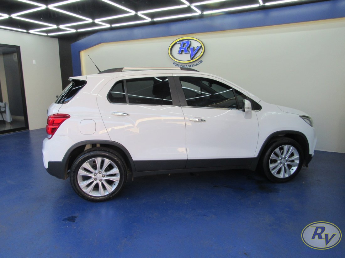 Tracker Premier