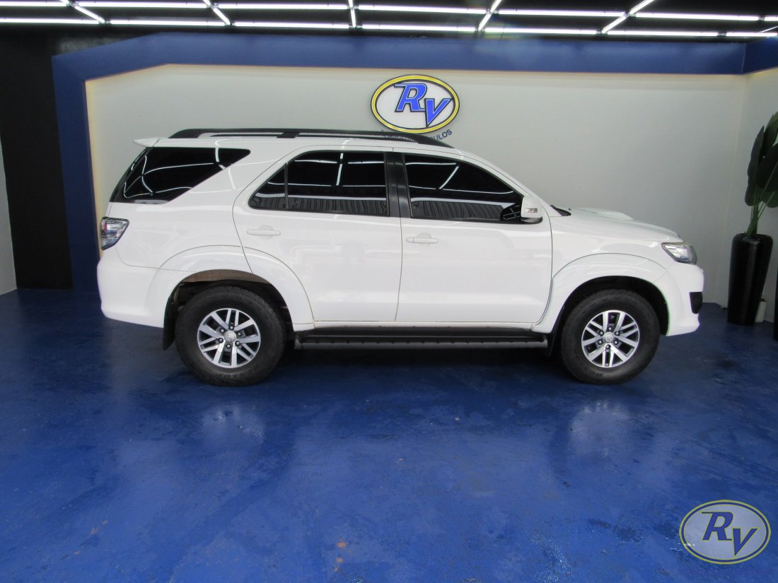 Hilux SW4 SRV 