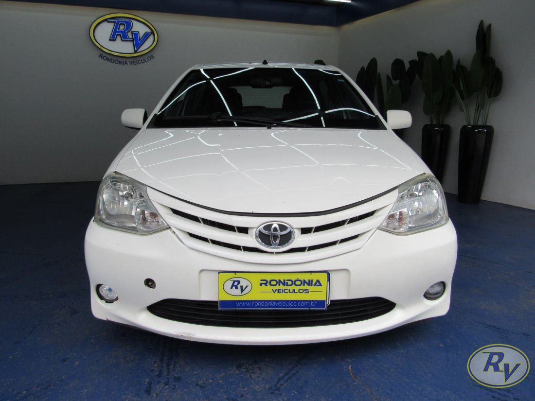 Etios XS