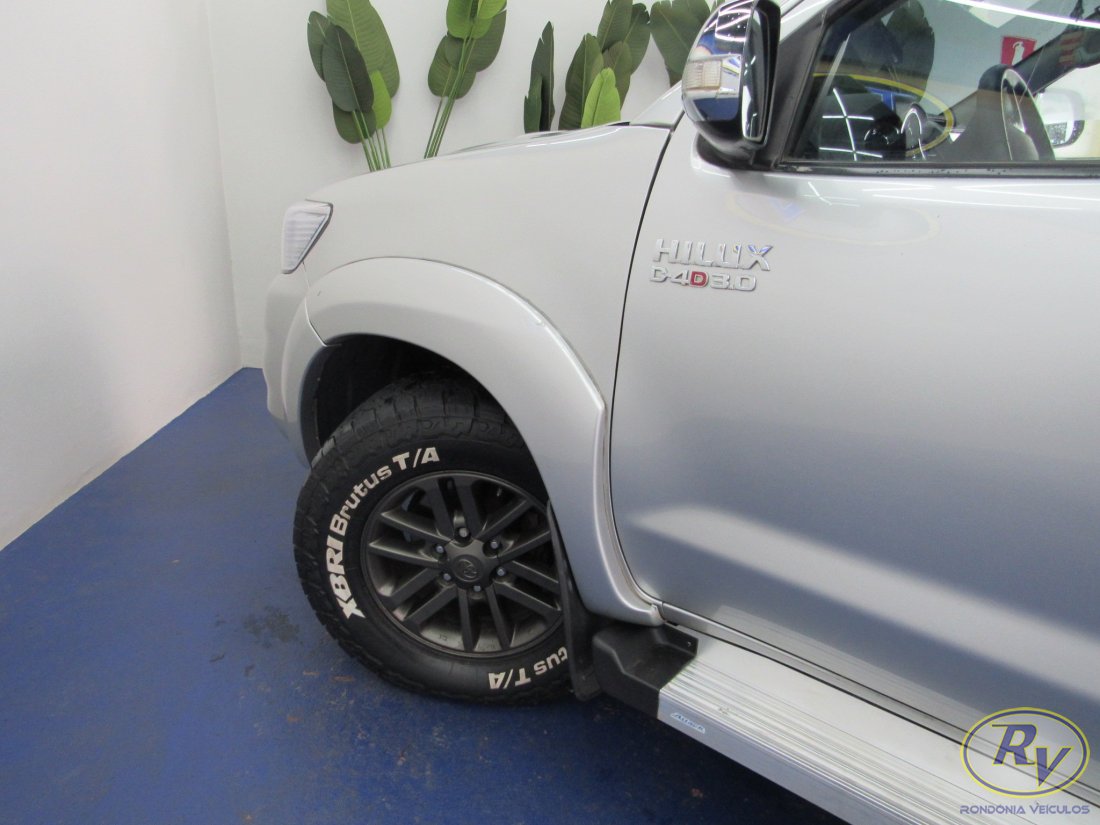 HILUX  CD SRV 4X4