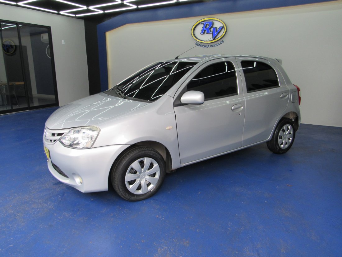 Etios XS
