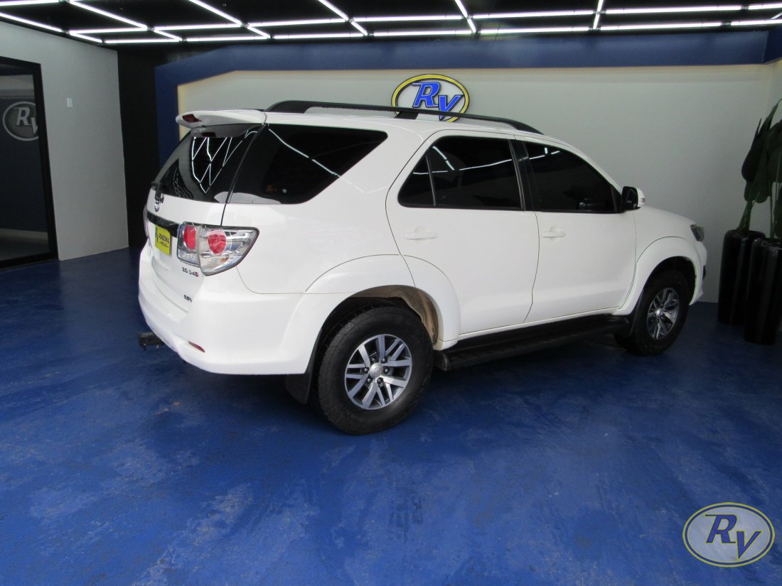 Hilux SW4 SRV 