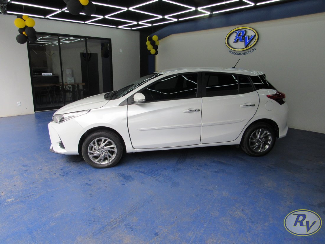 Yaris  XS