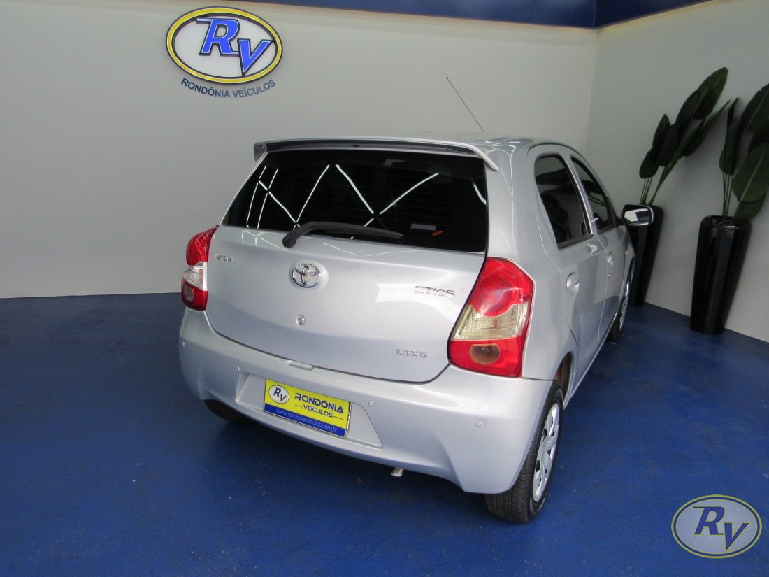 Etios XS