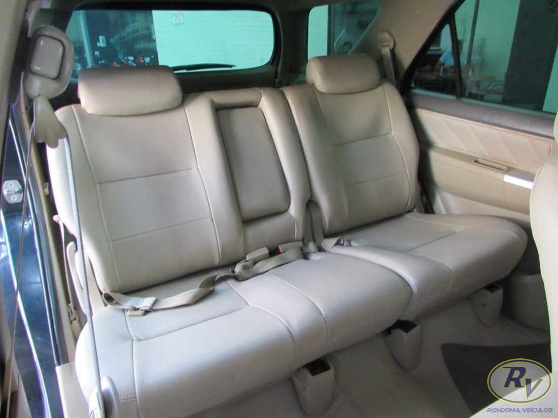 Hilux SW4 SR