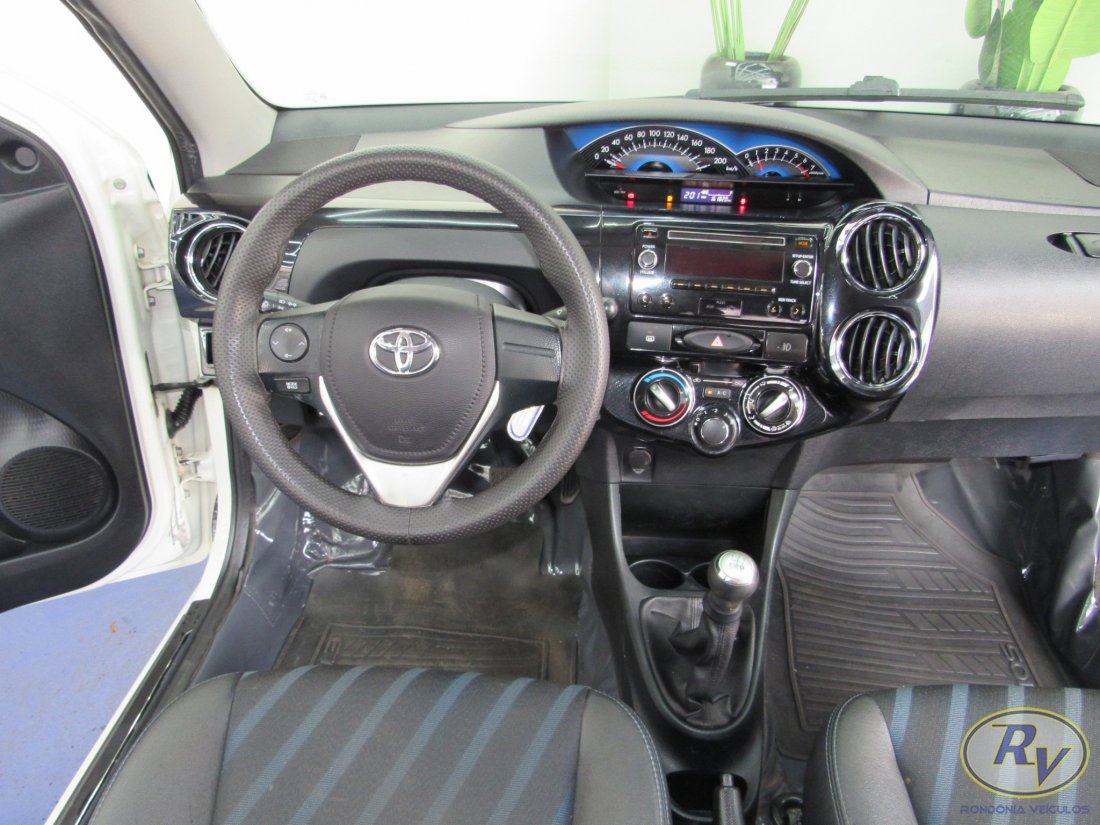 Etios XS