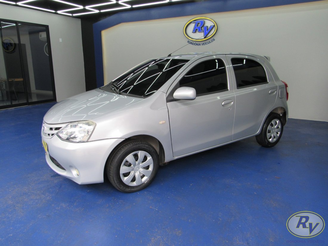 Etios XS