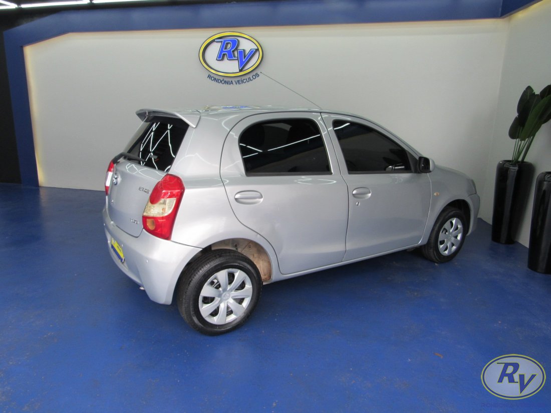Etios XS