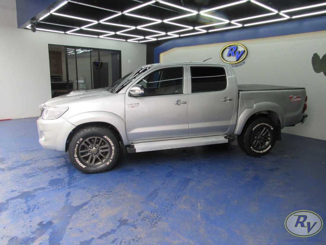 HILUX  CD SRV 4X4