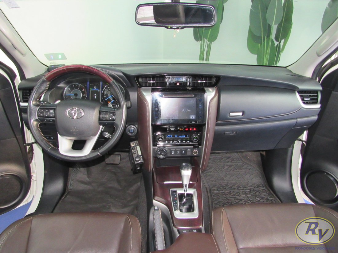 HILUX SW4 SRX