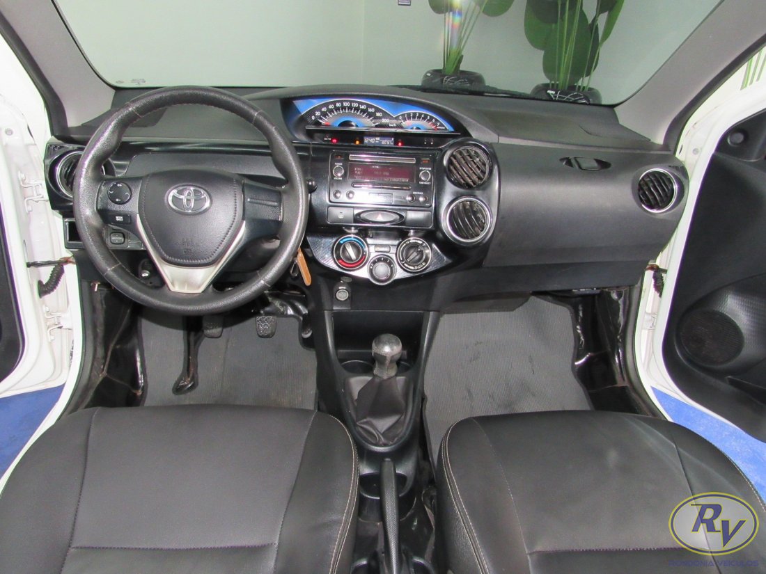 Etios XLS