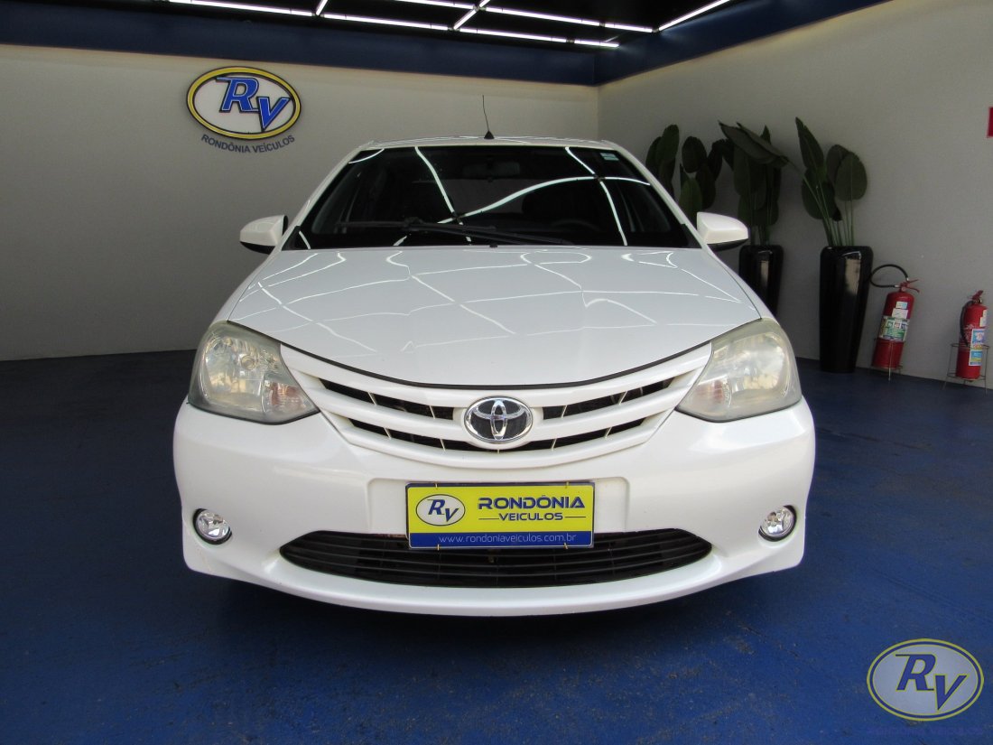 Etios XS
