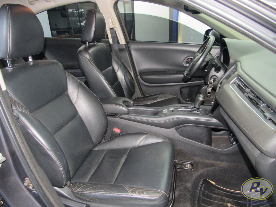 HR-V  Touring