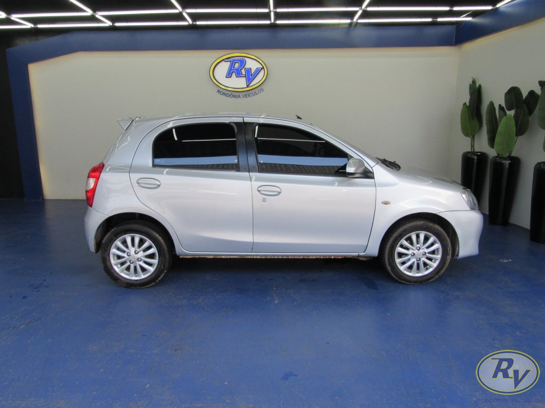 Etios XLS